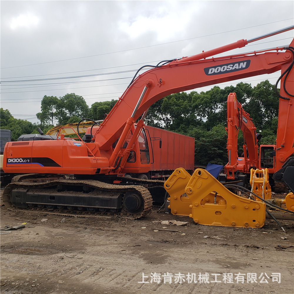 二手斗山DH300LC-7挖掘机出口带155破碎锤