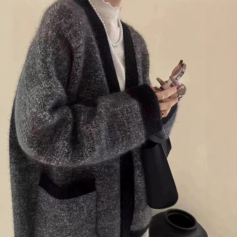 Lazy Style~ Color-Blocked Youthful Pure Wool V-Neck Cardigan for Women, Loose and Versatile Knit Sweater, Plus-Size Coat