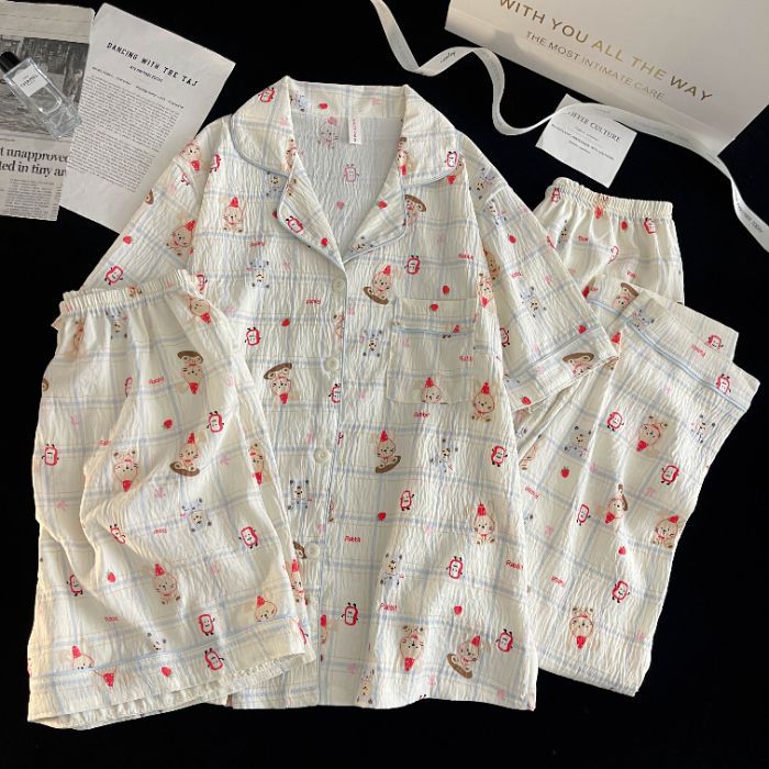 Venta al por mayor transfronteriza de tres piezas nube de algodón solapa cárdigan de dibujos animados pantalones de manga corta pantalones cortos ropa a domicilio traje de pijama de mujer