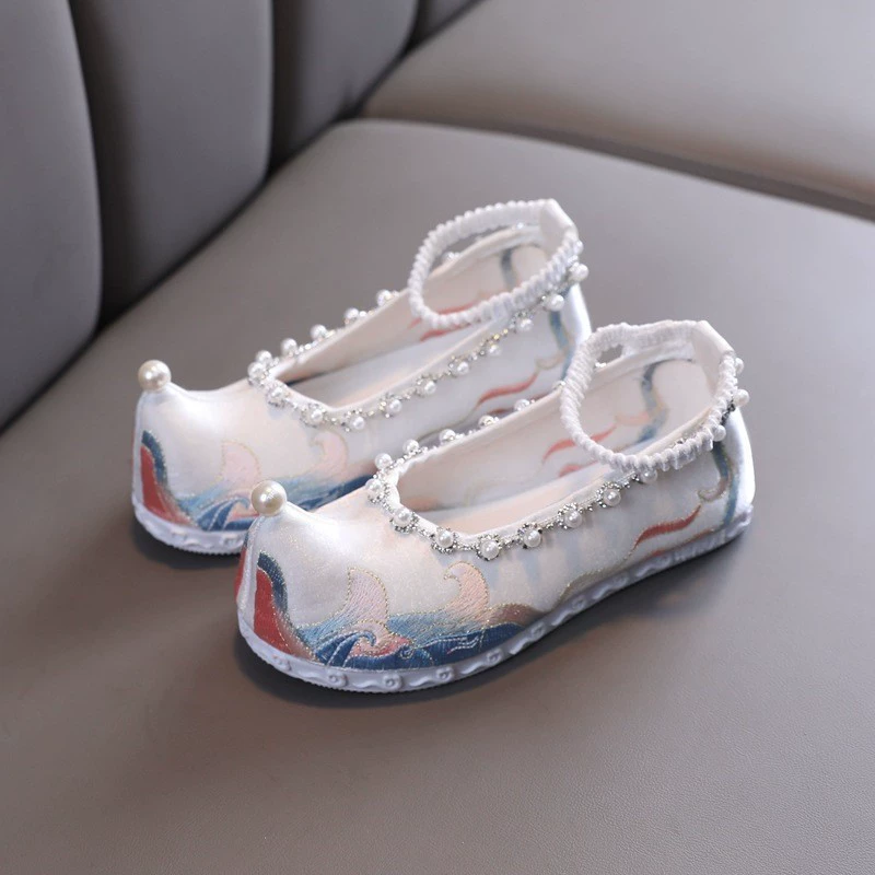 2025 Новый национальный стиль девушки вышитые туфли