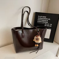 Capacious shoulder bag, one-shoulder bag, high-end