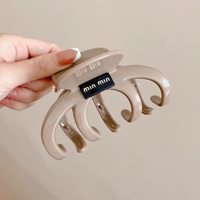 Zhao Lusi mismo estilo de clip de agarre de lazo femenino 2025 nuevo clip de tiburón grande de alta gama en la parte posterior de la cabeza horquilla