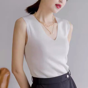 ����Ů�ļ�ᘿ���V�I�o�����b�ȴ������r�����r�ֵ������³�