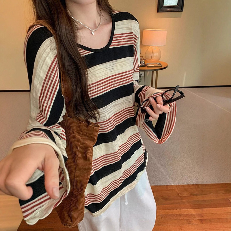 Black and Red Stripesd Loose V Neck Long-Sleeved Sun Protection Blouse T-Shirt for Women Early Autumn New Hong Kong Style 2025 Shopping Mall Real Shot