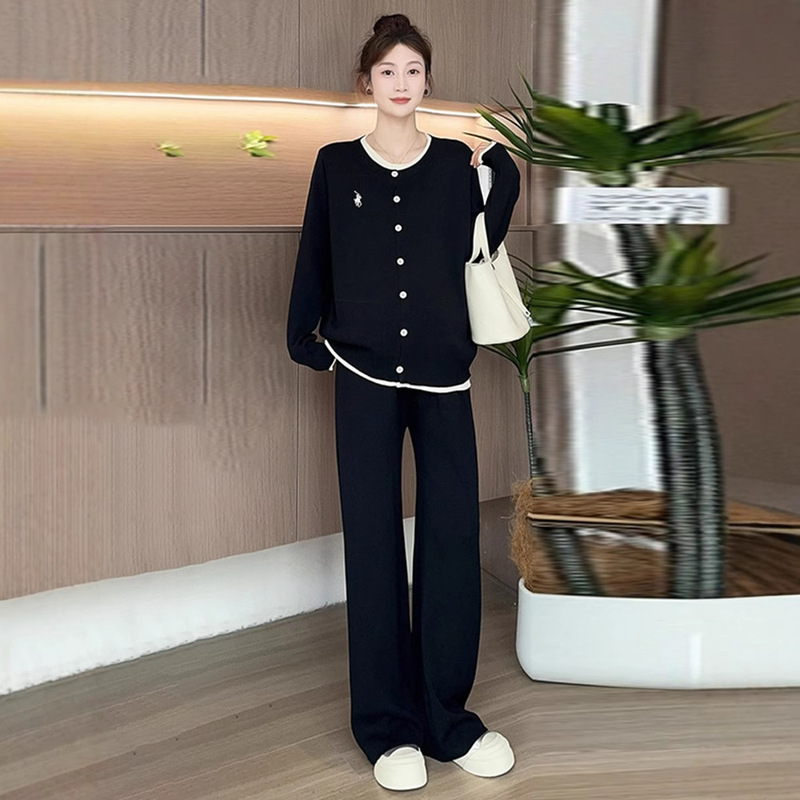 Maternity Suit Spring and Autumn Long-Sleeved Contrasting Fake Two-Piece Splicing Round Neck Top Korean Style Fashionable Trousers Early Autumn Two-Piece Set Maternity Suit Spring and Autumn Long-Sleeved Contrasting Fake Two-Piece Splicing Round Neck Top Korean Style Fashionable Trousers Early Autumn Two-Piece Set