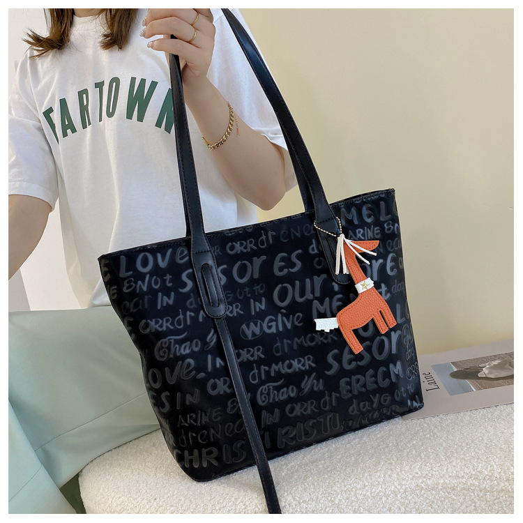 Wholesale Retro Letter Graffiti Large Capacity Shoulder Tote Bag Nihaojewelry display picture 25