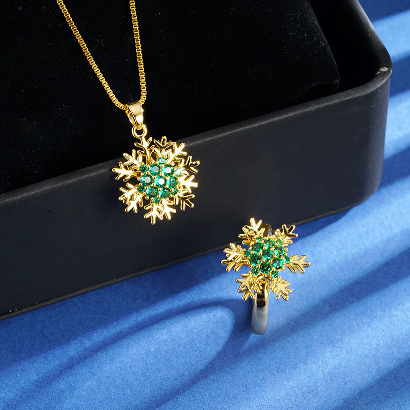 Personalidad popular arena oro flocos de nieve micro incrustación collar de diamantes verdes joyas chicas populares fabricantes directos de combinación de anillos al por mayor