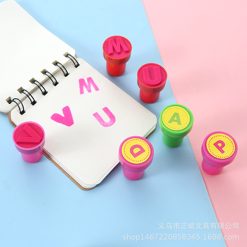 26 letras y números niños de juguete sello traje color grifo agua sello