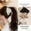 5418 Floral Triangle Clip-Beige