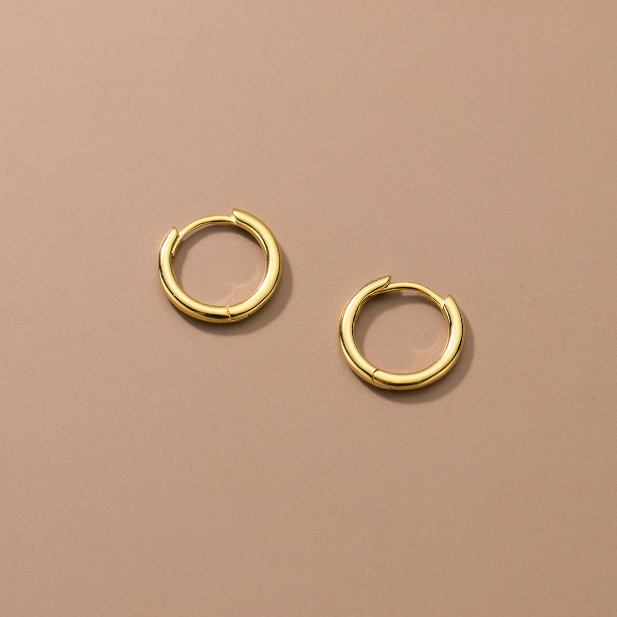 Eloch s925 plata brillante círculo perfiles de orejas líneas redondas simples superpuestas con pequeños perfiles de orejas personales M01407