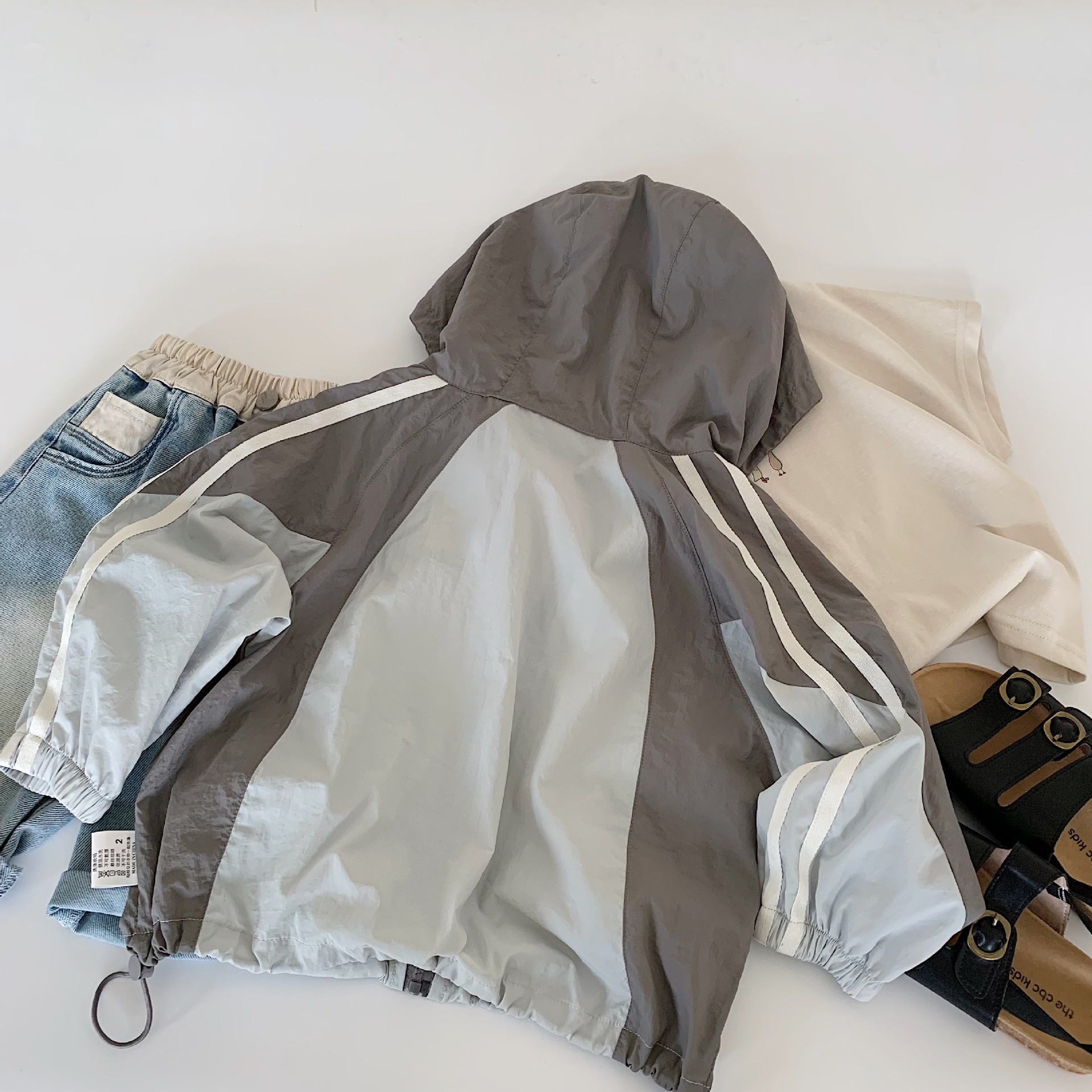 Ropa de protección solar para niños Maibao 2025 verano nuevo estilo coreano ropa de piel fina para niños y niñas chaqueta al aire libre para bebés marea