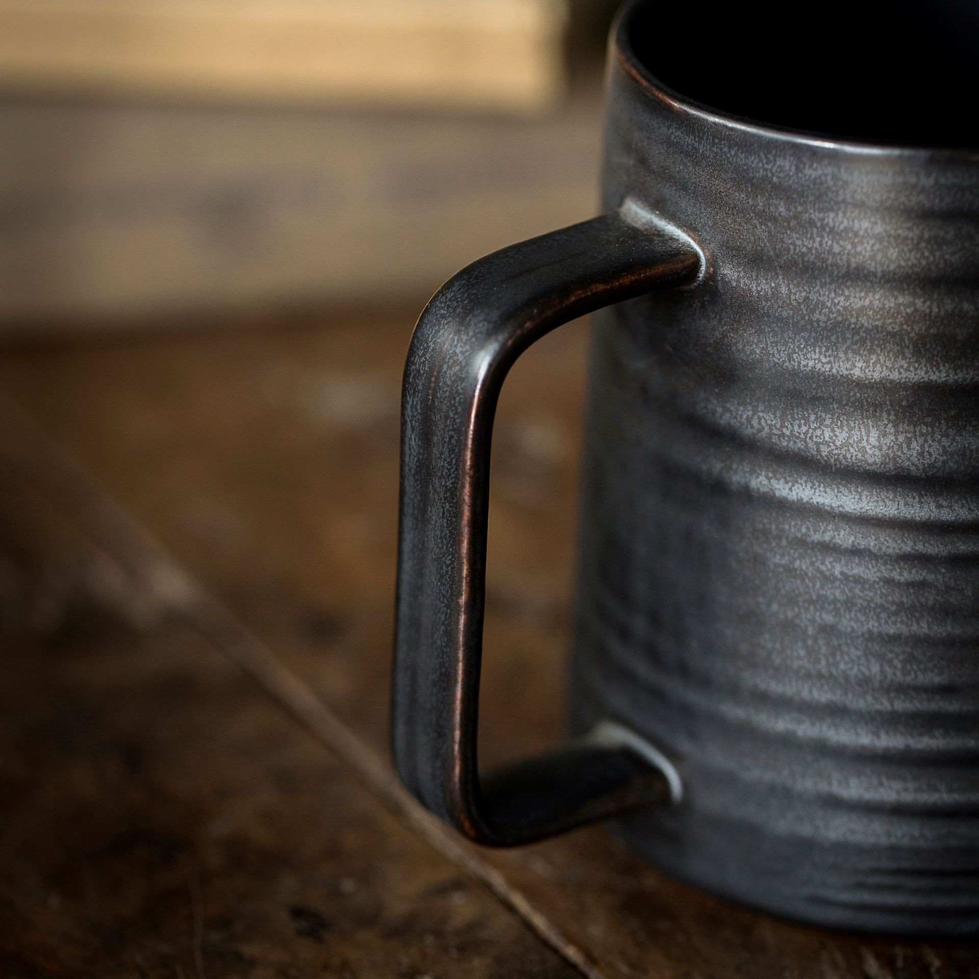 Las montañas y los ríos. Taza de oro de color metálico taza de agua doméstica taza de regalo de alta calidad taza de cerámica de alta calidad