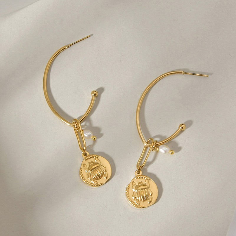 Amazon cross-border new Beetle earrings earrings European and American retro French women's medallion insect shape earhooks