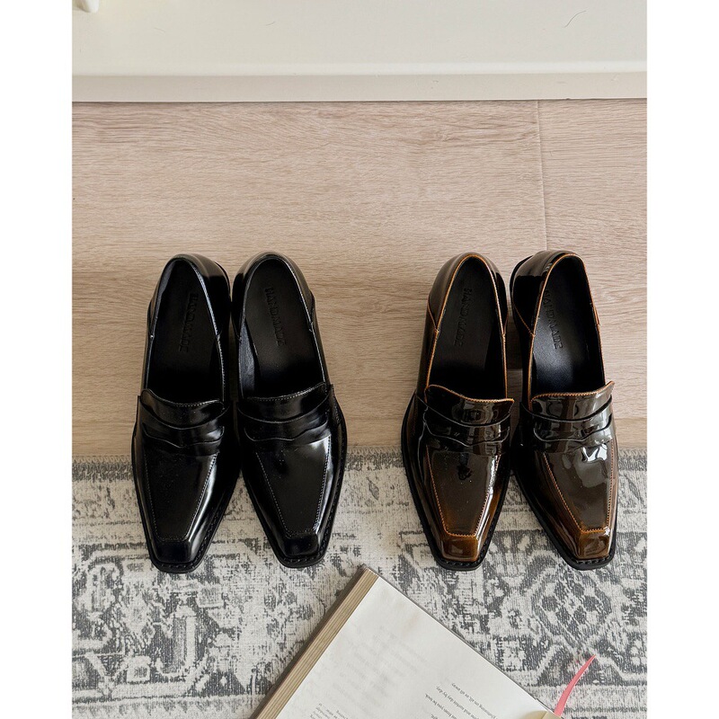 French retro-style square-toed loafers for women, black patent leather slip-on shoes for commuting, with chunky high heels for added height French retro-style square-toed loafers for women, black patent leather slip-on shoes for commuting, with chunky high heels for added height