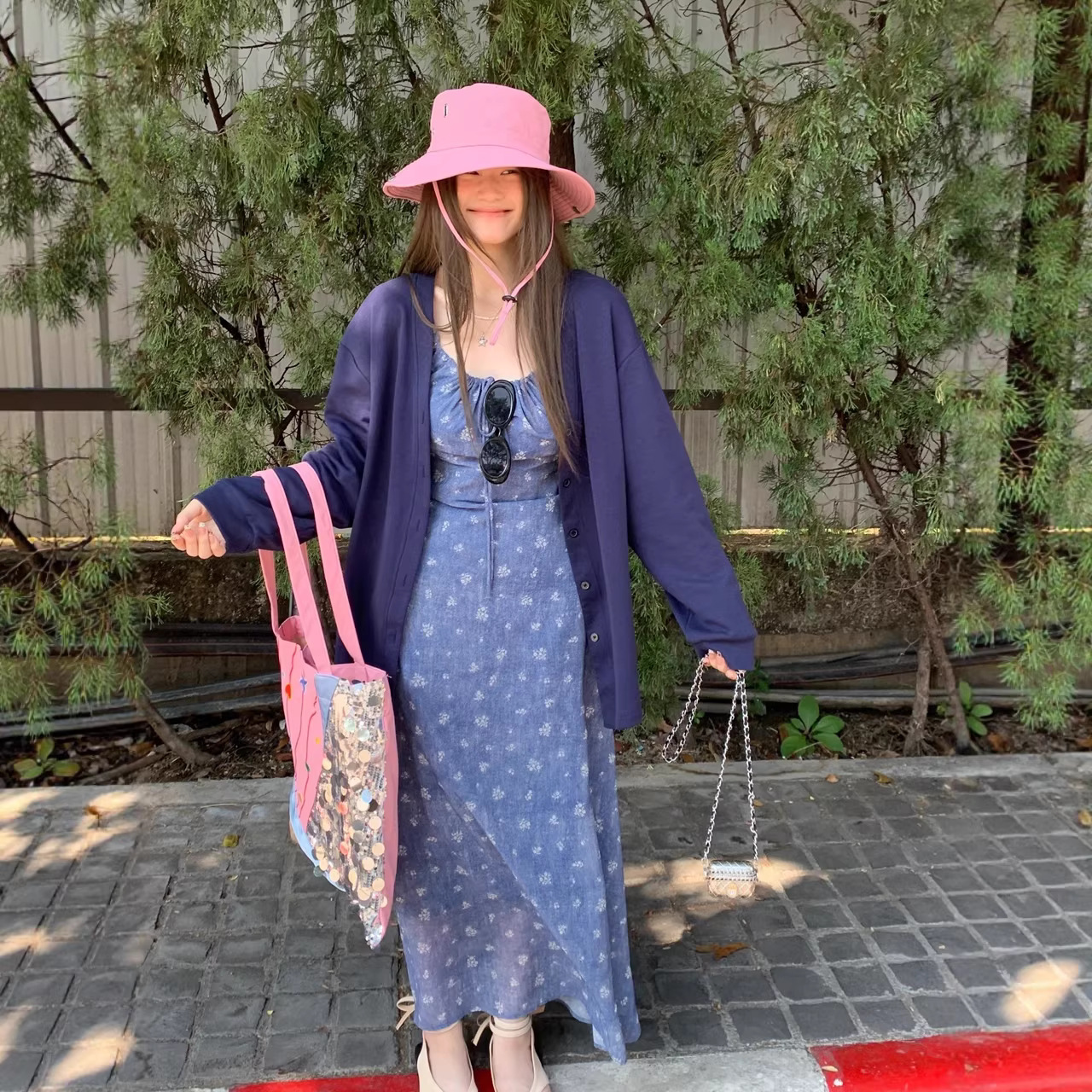 Slightly Plus-Size French-Style Faux Denim Floral Spaghetti Strap Dress for Women, Summer Slim-Fit, Elegant Long Vacation Tea Break Dress