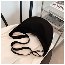 台湾饺子包   斜挎包包女2024 轻便小挎包腋下包单肩帆布包