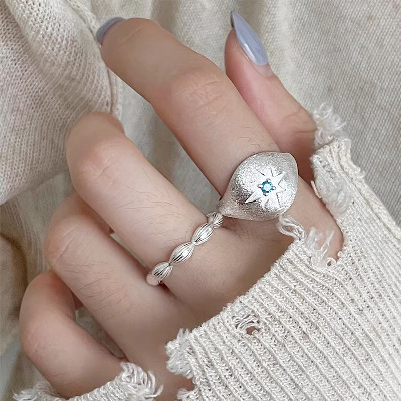 NEW Handcrafted Gold Carving Craft Ring For Women Brushed Eight-Pointed Star Ultra Shiny Niche High-End Light Luxury_voghion.com