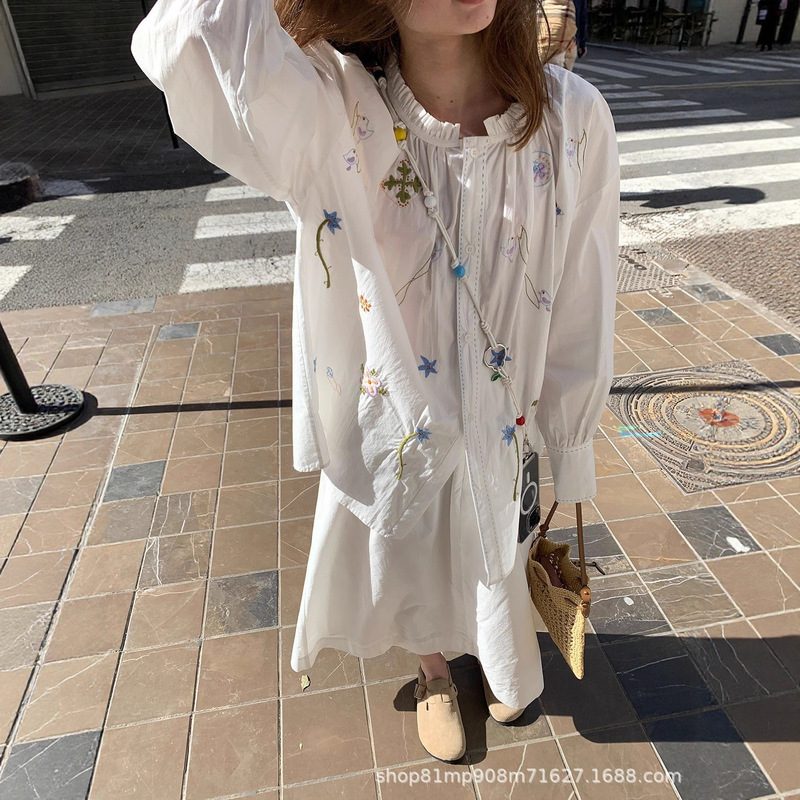 Popular and Stylish Colorful Embroidered Lace Holiday-Style White Shirt for Women, New Autumn Korean-Style Loose Long-Sleeve Top