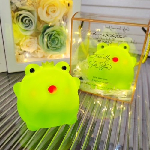 Lantern Festival stall items: glowing night lights, internet-famous gifts, children's headlamps, and tabletop lamps for street vendors