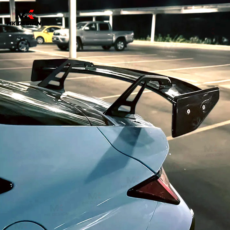 Suitable for modern Elantra sedans, this carbon fiber rear spoiler is a universal modification part