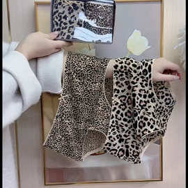 性感豹纹冰丝面膜无痕内裤透气大码中腰胖MM豹纹三角内裤