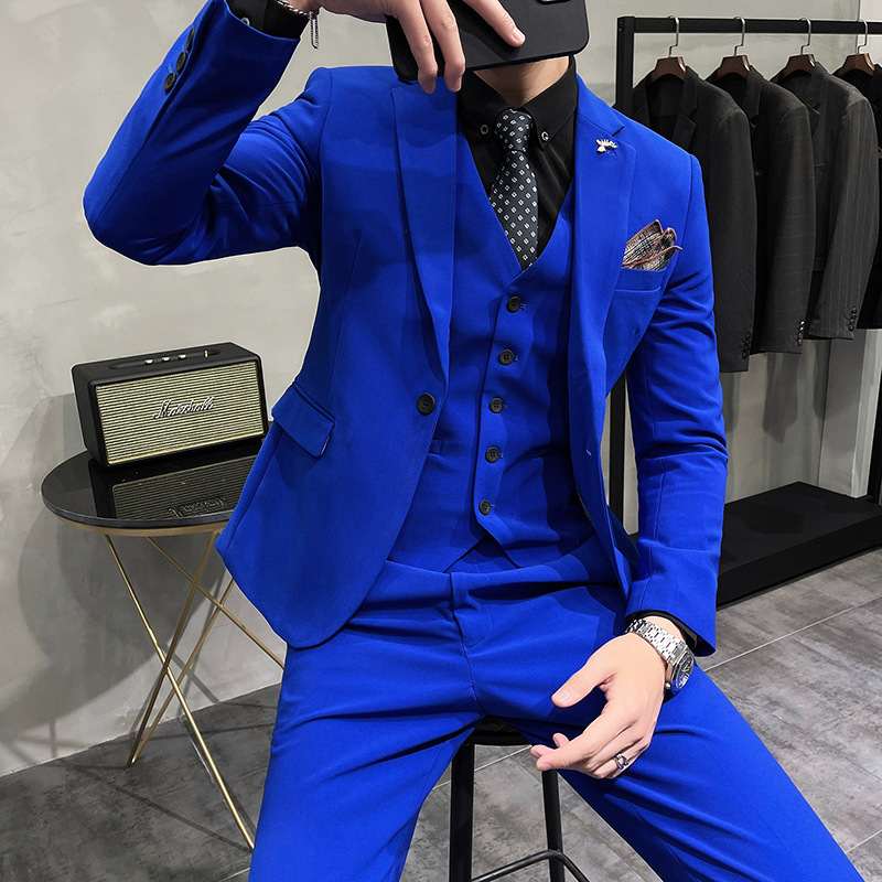 Venta al por mayor de nuevos productos traje de color sólido para hombre 2025 moda casual traje azul delgado coreano para hombre en stock