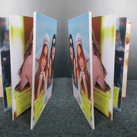 其他广告器材;灯箱布;广告板