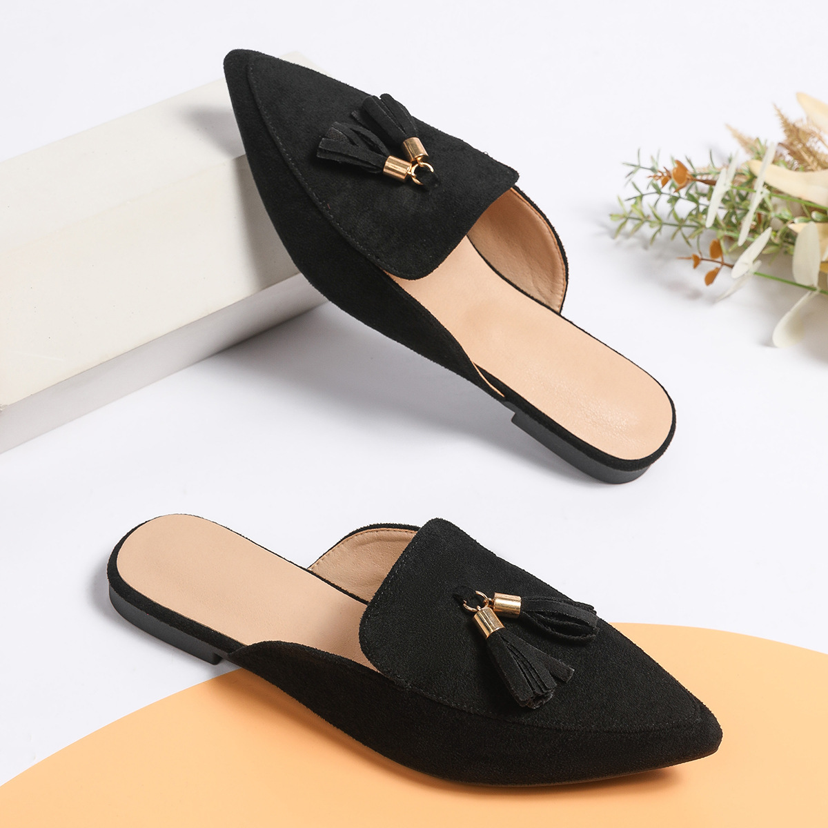 Grenzüberschreitender Naher Osten-Stil Sommer lässiger Stil neue Mode einzelne Schuhe spitz flache Unterseite Baotou große Quaste Außenhandel Großhandel_voghion.com