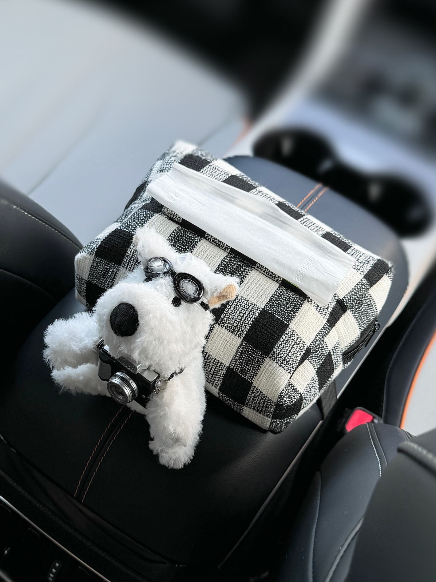 Creative and Cute West Highland Car Tissue Box, Car Interior Doll Armrest Tissue Box, High-End