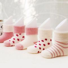 赤ちゃんの靴下の秋冬のタイプは子供の綿の0-1-3歳の6-9ヶ月を厚くします。