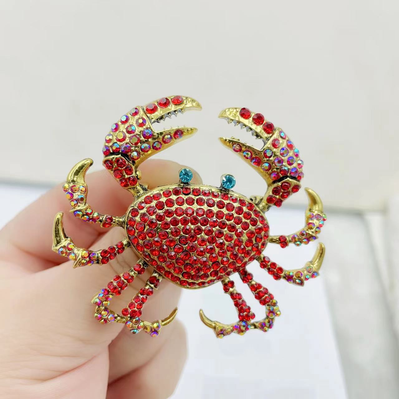 Artificial Crystal Inlay Material Brooches Classification Cute Pin Crab Alloy Artificial Crystal Unisex Brooches