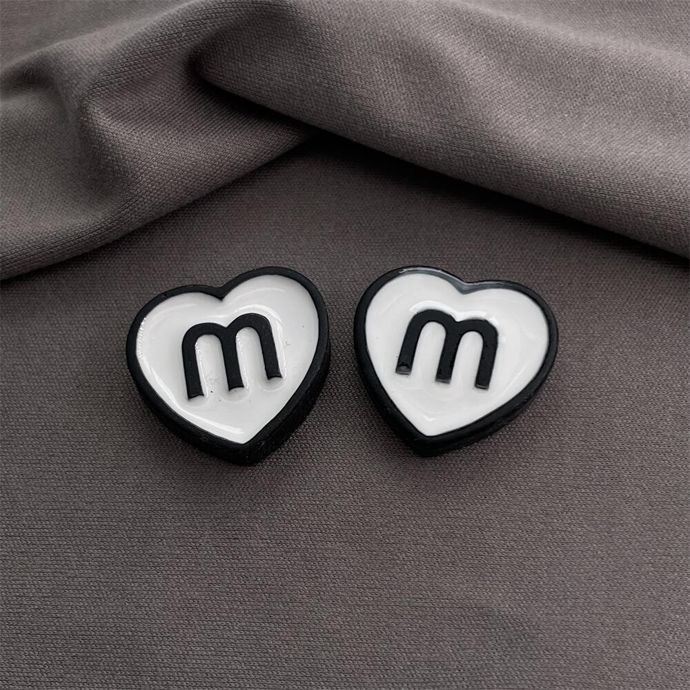 화이트 드롭 접착제 M 사랑