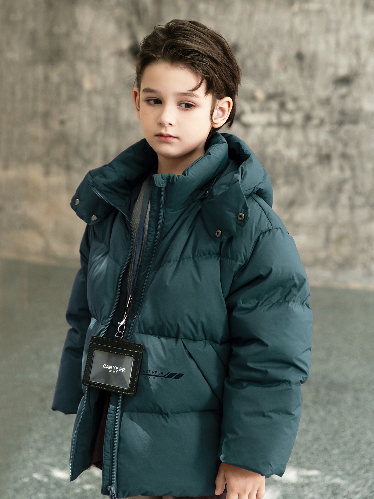 Short demi-season velvet children's down jacket for boys