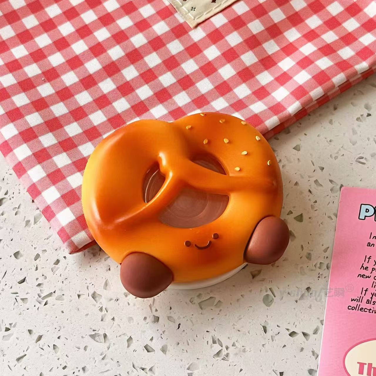 Super lindo lindo pequeño nuevo gato kt pan soporte de succión para Apple caso de teléfono móvil de escritorio contracción soporte de succión mujer