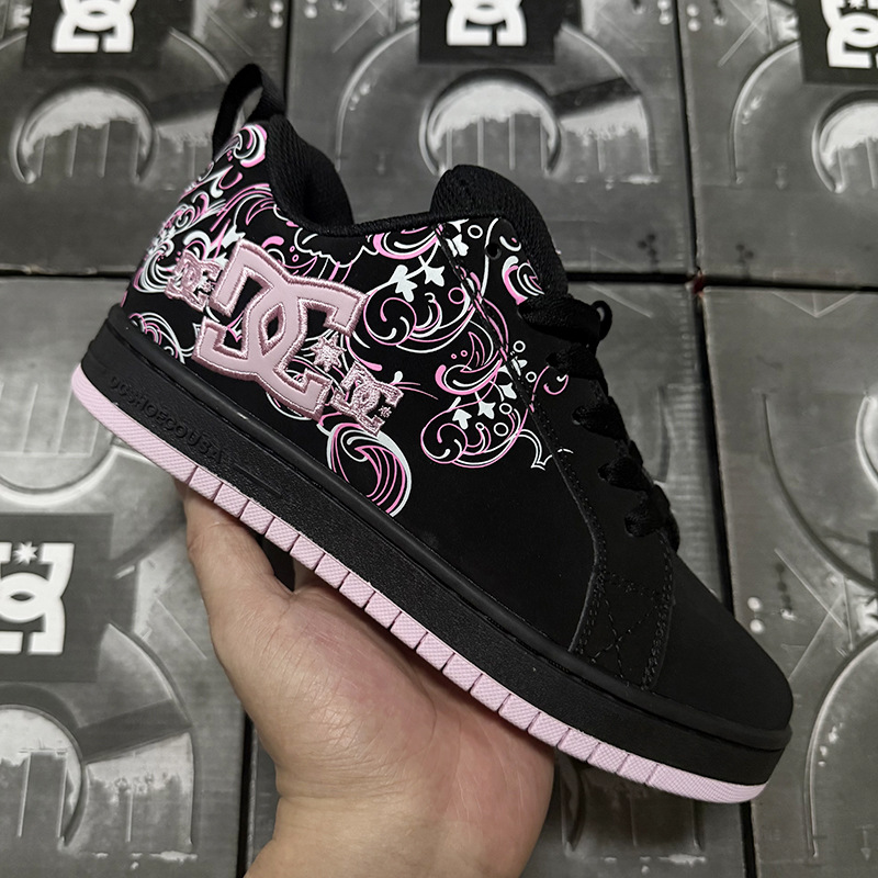 Comercio exterior transfronterizo al por mayor DC zapatos casuales zapatos de skate hombres y mujeres zapatos deportivos de estilo europeo y americano zapatos de estilo de estilo de vaca ancho zapatos de moda