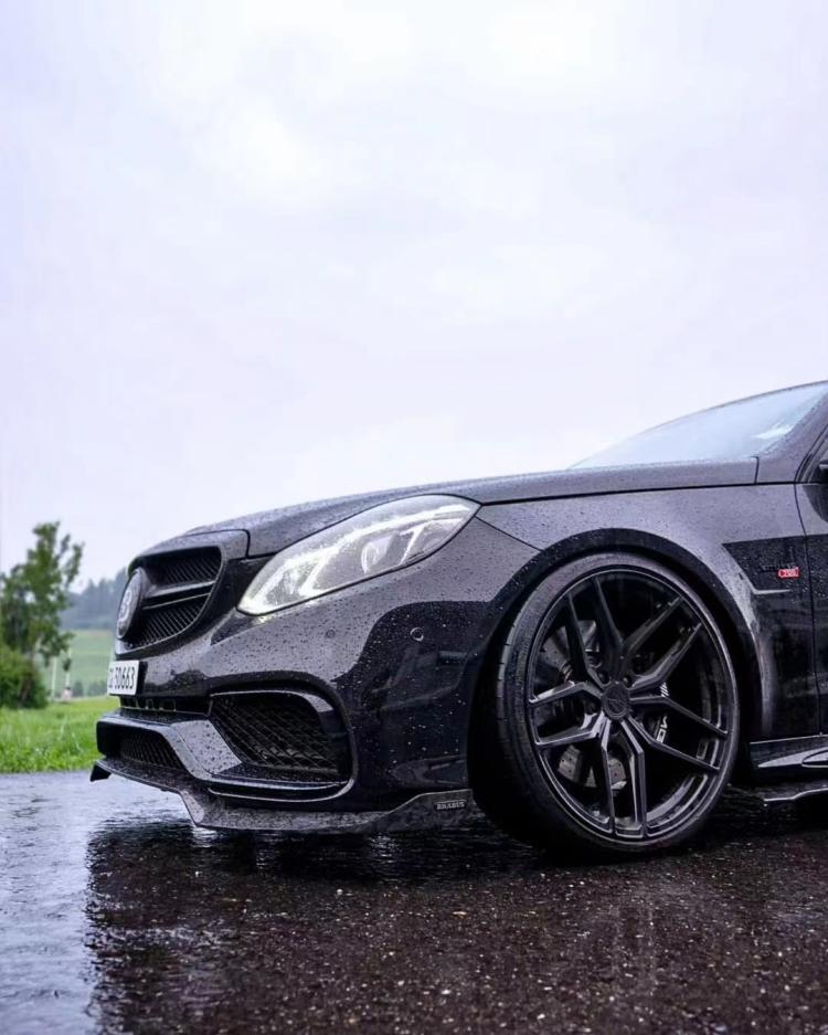 Suitable for Mercedes-Benz E-Class W212 Modification to E63 Front and Rear Bumpers, Carbon Fiber Front Lip, Side Skirts, Rear Lip, Rear Wing, and Hood