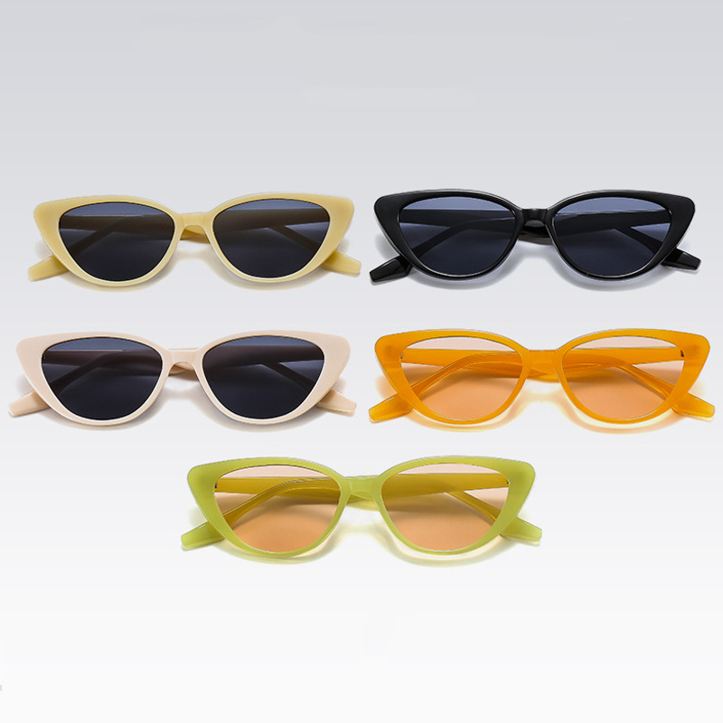 Retro triángulo gato ojo cara pequeña gafas de sol de las mujeres de alto grado ins negro pequeño marco protección solar estilo foto gafas de sol