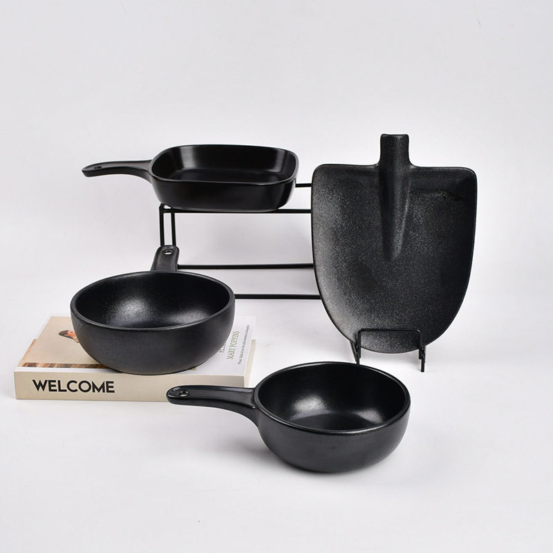 Placa de cerámica japonesa con mango Placa de horneado negro redondeada cuadrada Placa de horneado negro de 6 pulgadas Placa de 7 pulgadas Placa de 8 pulgadas