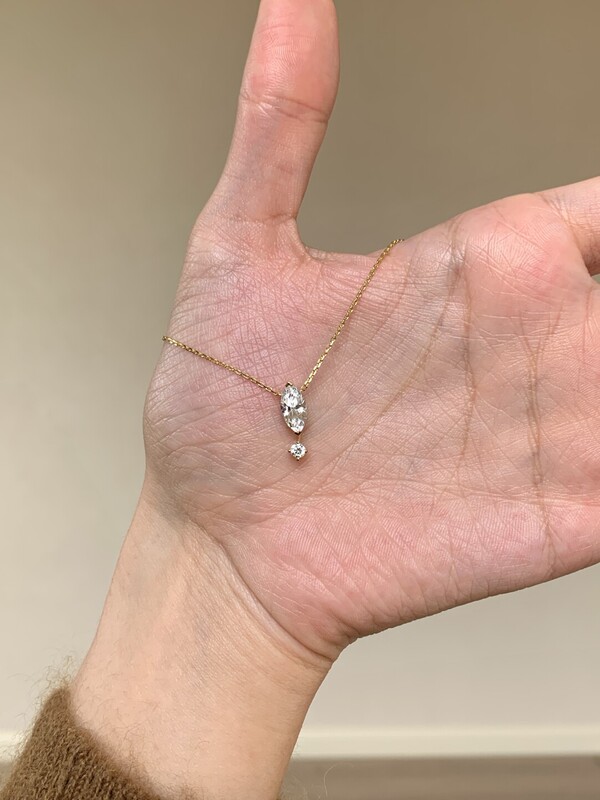 Xiaohongshuの人気のSky Eye新しいマーキスサスペンションフラッシュダイヤモンドファインネックレスウォータードロップダイヤモンドペンダントはシンプルで多用途です|undefined