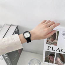2025潮款方形硅胶软带手表考试专用学生必备初高中生男女生时尚表