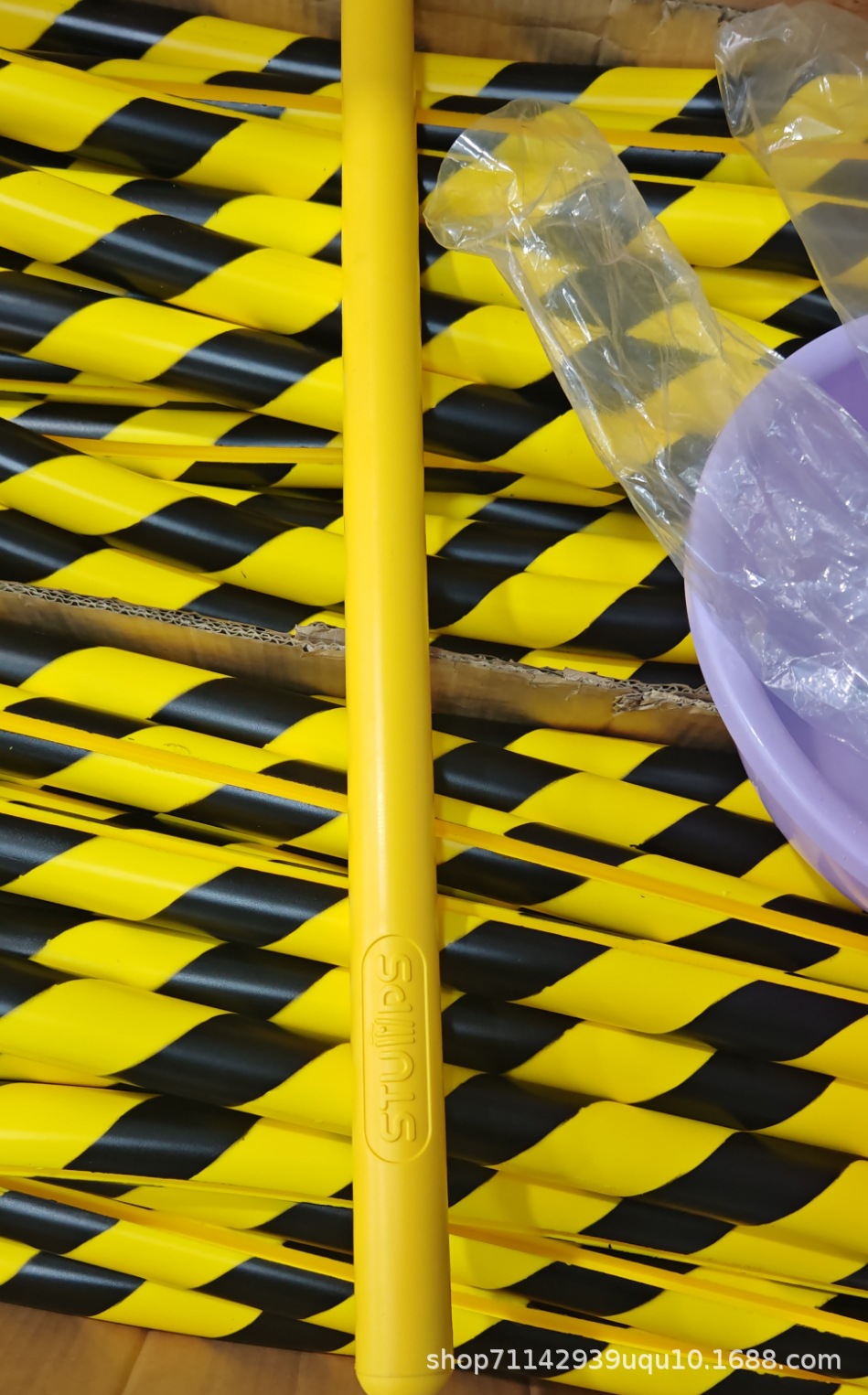 In-Stock Pu Anti-Collision Strips Corner Guards Soft Edge Protection Strips Buffer Anti-Collision Industrial Black and Yellow Warning Self-Adhesive No Drilling Required