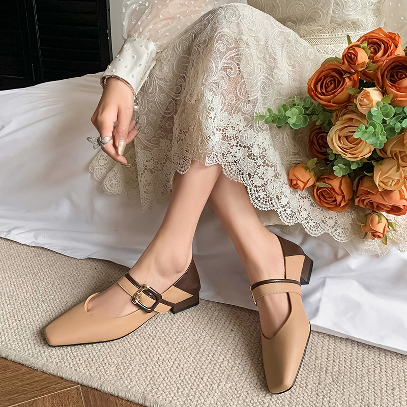 Two-tone belt low-cut square toe