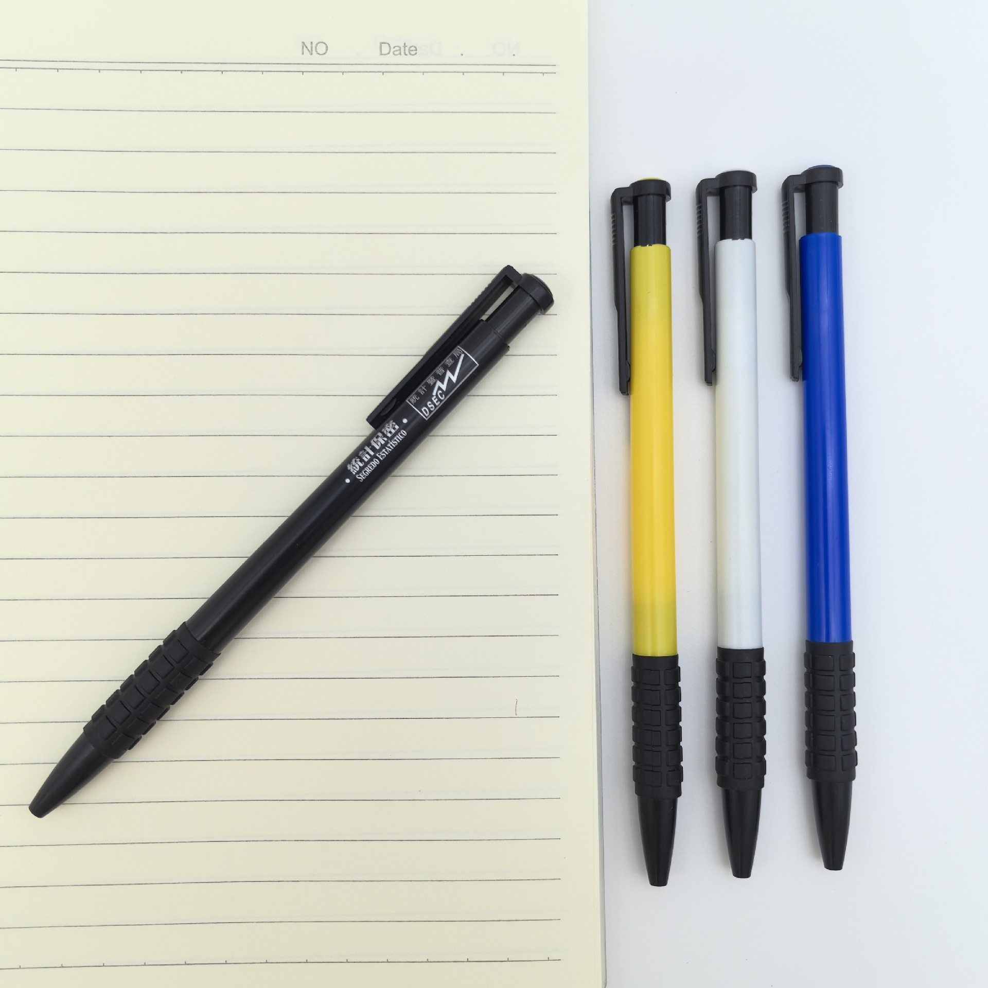 Bolígrafo de bolas personalizado logotipo mayorista bolígrafo de aceite de prensa con bolígrafo de publicidad de goma suave bolígrafo de comercio exterior antiguo