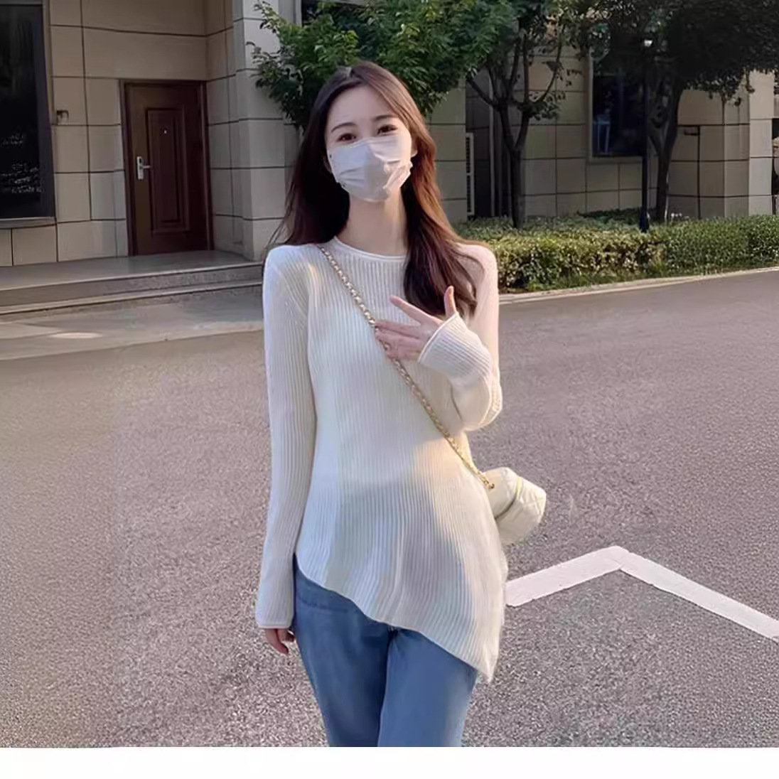 This year's popular trend is beautiful thin sweaters, gentle soft sticky knitted base shirts, long sleeved tops for_voghion.com