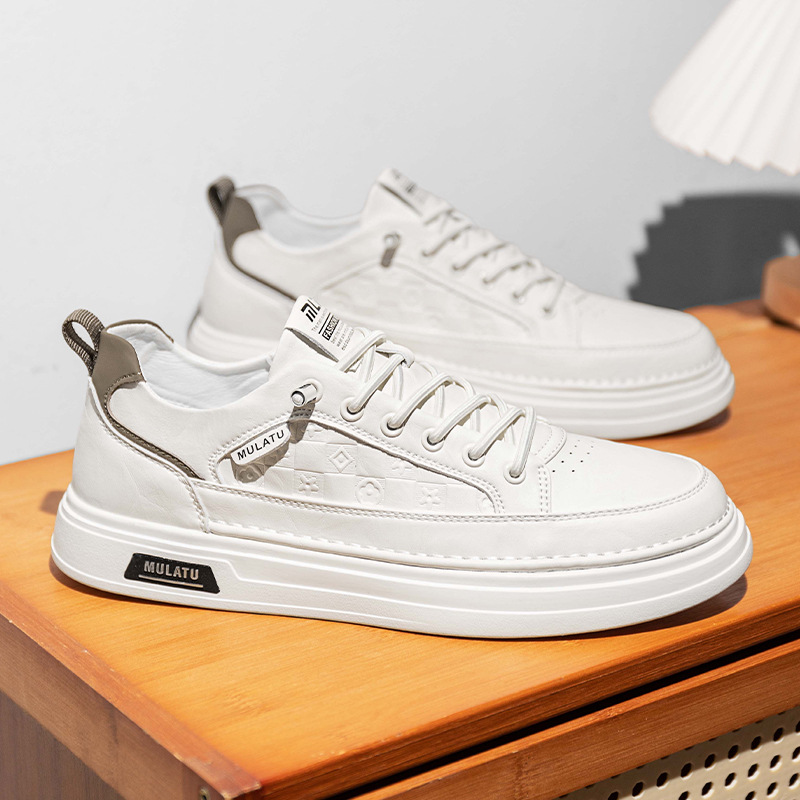 Zapatos de hombre de la estación europea nuevos modelos de primavera y otoño, casuales y cómodos, zapatillas de deporte sin cordones, zapatos blancos de suela blanda para hombre simples, zapatos de moda