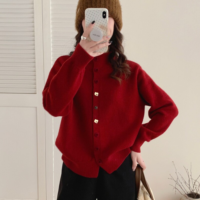Original Thickened Heart-Shaped Button Fine Knit Cardigan for Women, New Winter Fashion European Style Trendy Sweater Top Original Thickened Heart-Shaped Button Fine Knit Cardigan for Women, New Winter Fashion European Style Trendy Sweater Top