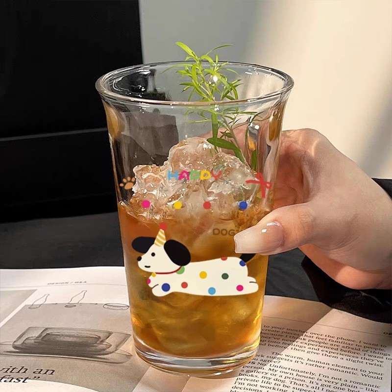 シンプルなインスタイルのニッチミルクコーヒーカップ、濃厚なジュースドリンクカップ、フリップカップ、かわいい漫画のガラスカップ|undefined