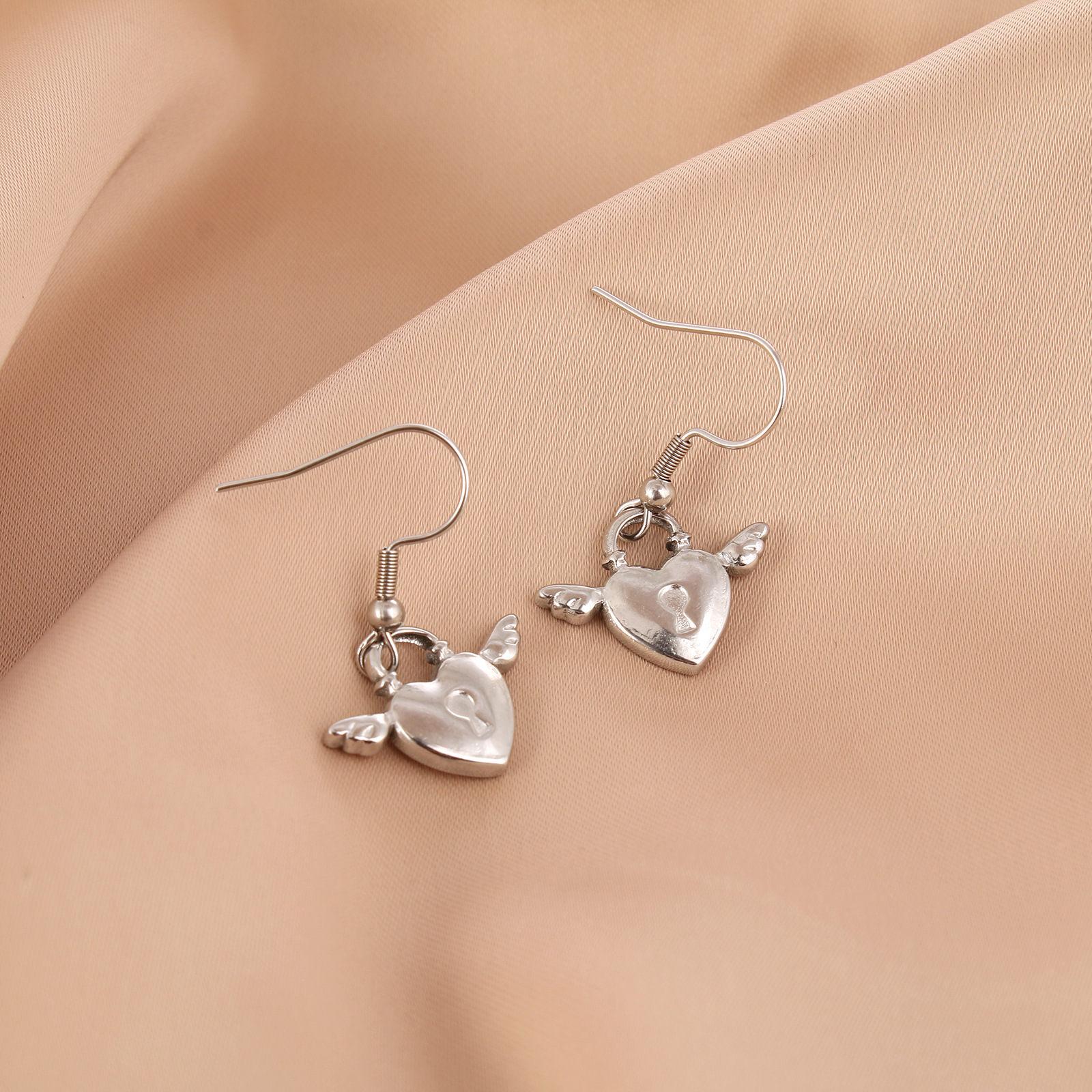 Simple Style Heart Shape Stainless Steel Plating Drop Earrings 1 Pair