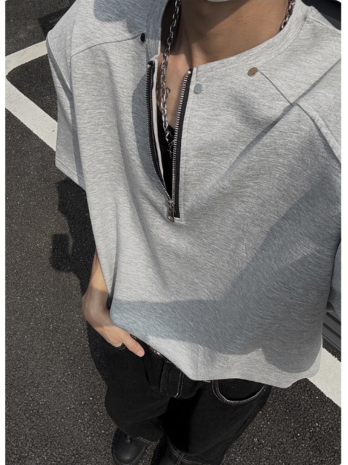 회색