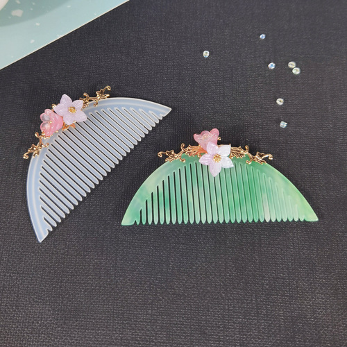 Acetic Acid Imitation Jade Hair Comb, Ancient Moon-Shaped Hair Accessory, Everyday Wearable, Lightweight, Blends with Temples, Hairpin Style Hanfu Hair Accessory